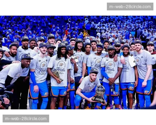 雷霆60胜16负稳居联盟榜首 马刺57胜18负紧追西部头名悬念犹存